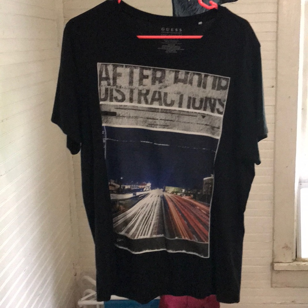 Guess t shirt